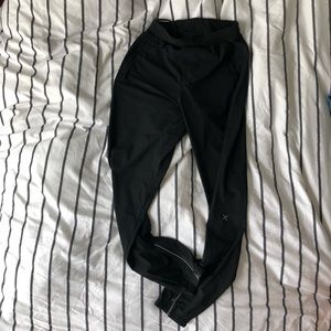Lululemon black yoga pants Men’s XS